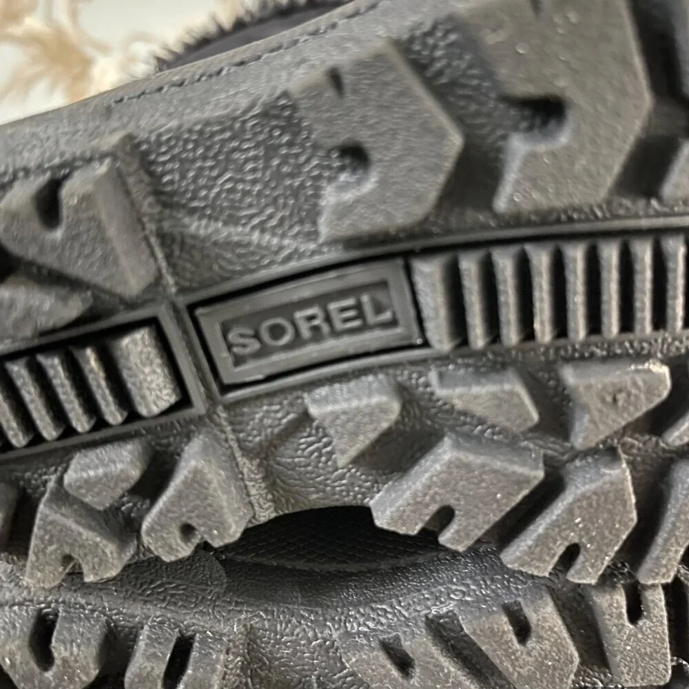 Sorel Kids Winter Snow Boots Size 5 Faux Fur Waterproof Insulated Warm